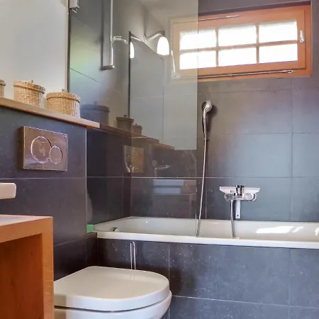 Filaos By Interhome בקתה